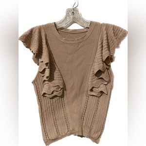 Knit short sleeve with shoulder ruffles